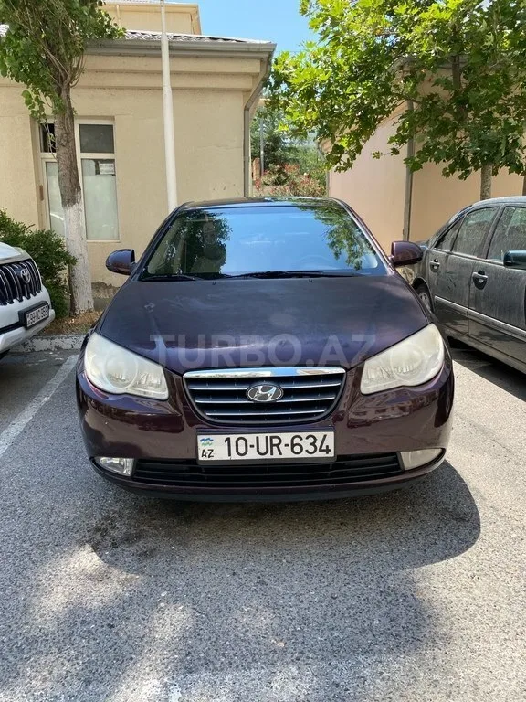 Hyundai Elantra — фото 4/4