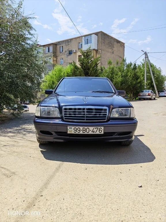 Mercedes C 180 — foto 1/4