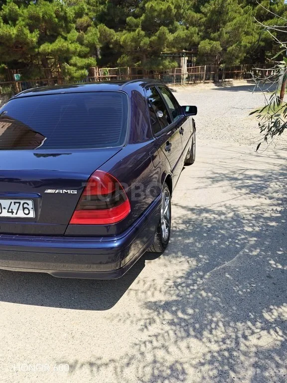 Mercedes C 180 — foto 4/4