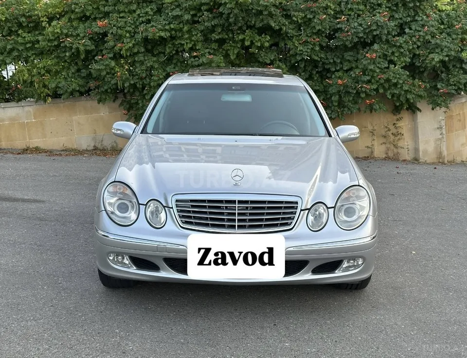 Mercedes E 240 — foto 1/4