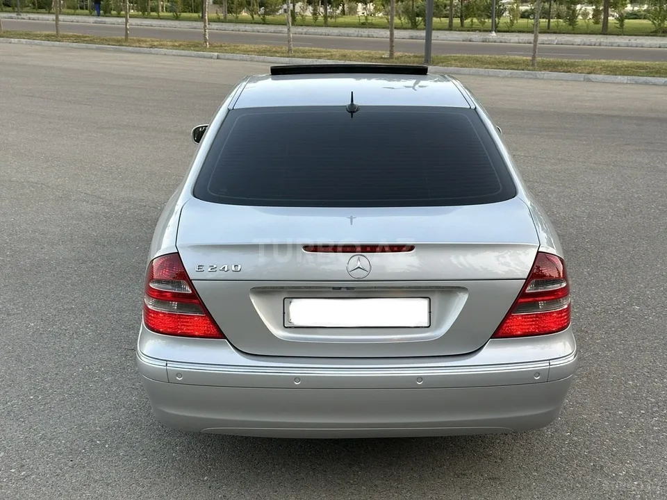 Mercedes E 240 — foto 4/4