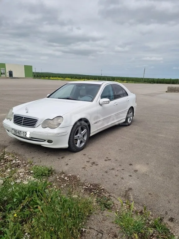 Mercedes C 230 — foto 1/4