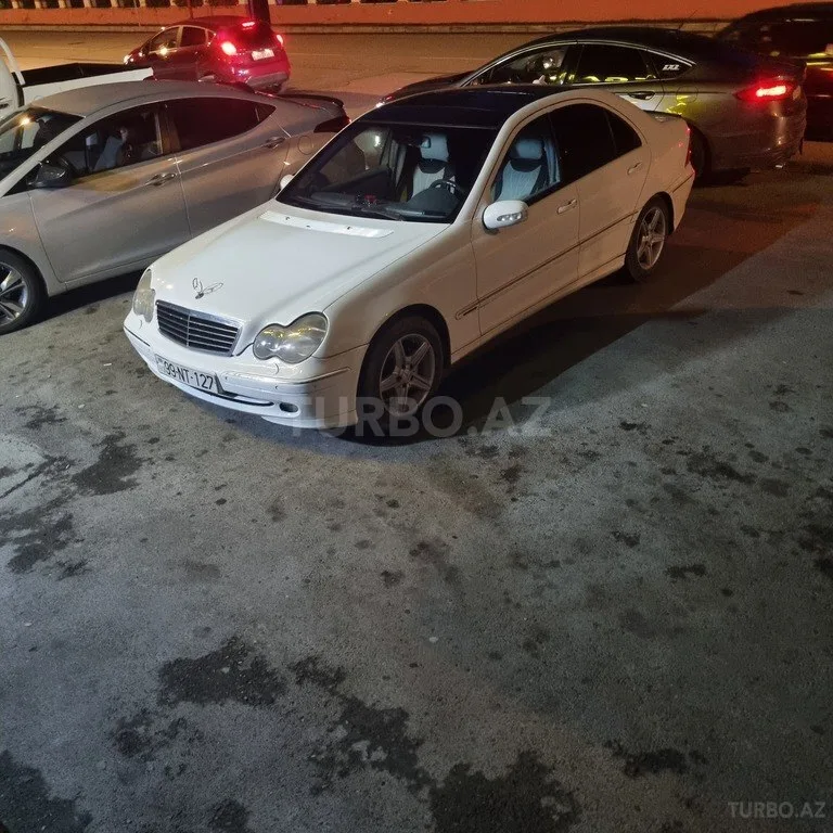 Mercedes C 230 — foto 3/4