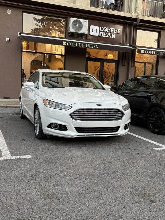 Ford Fusion (North America) — foto 1/4