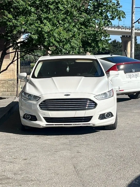 Ford Fusion (North America) — foto 3/4