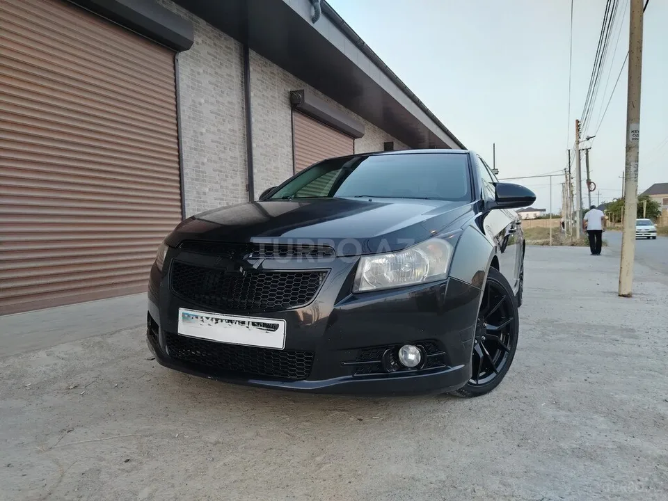 Chevrolet Cruze — foto 1/4