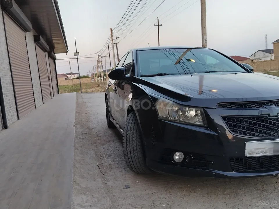 Chevrolet Cruze — foto 3/4