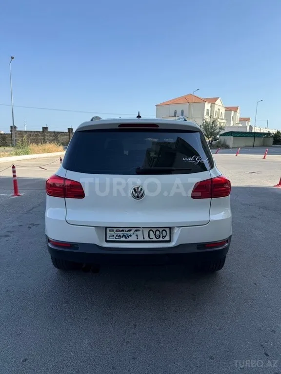 Volkswagen Tiguan — foto 3/4