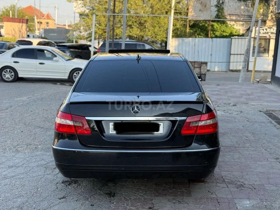 Mercedes E 220 — foto 2/4