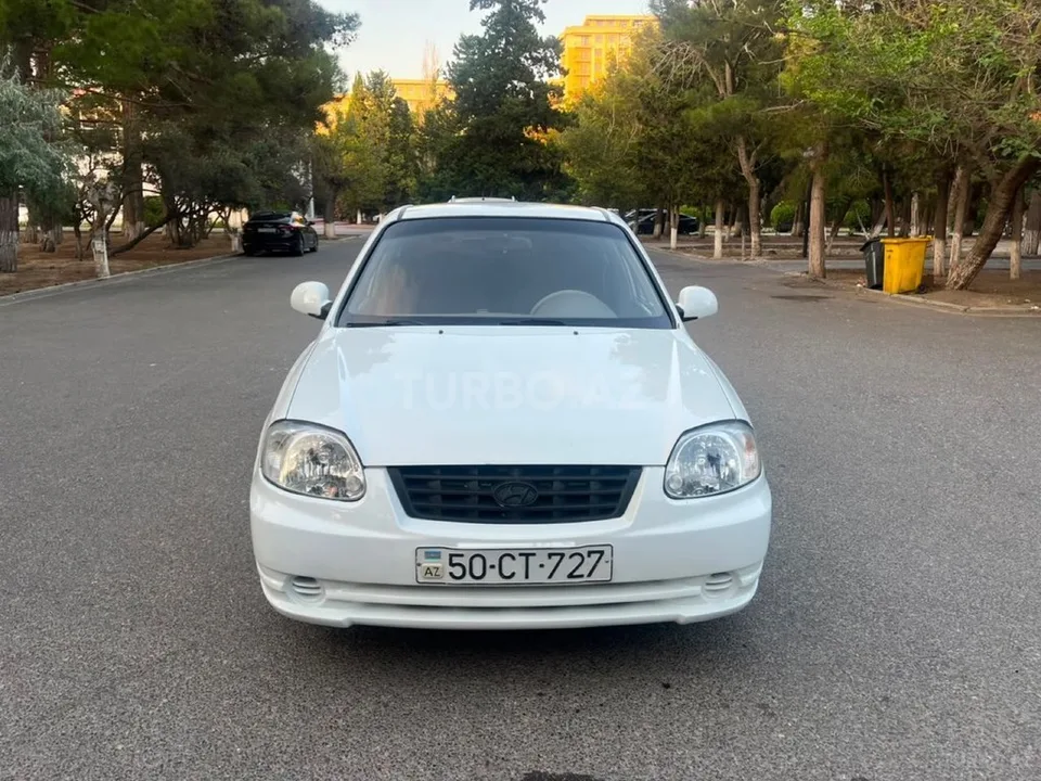 Hyundai Accent — foto 1/4