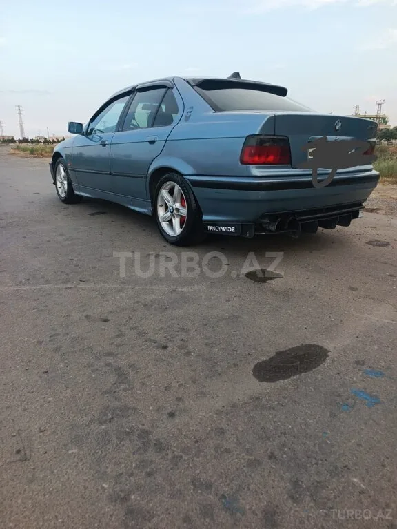 BMW 318 — foto 2/4