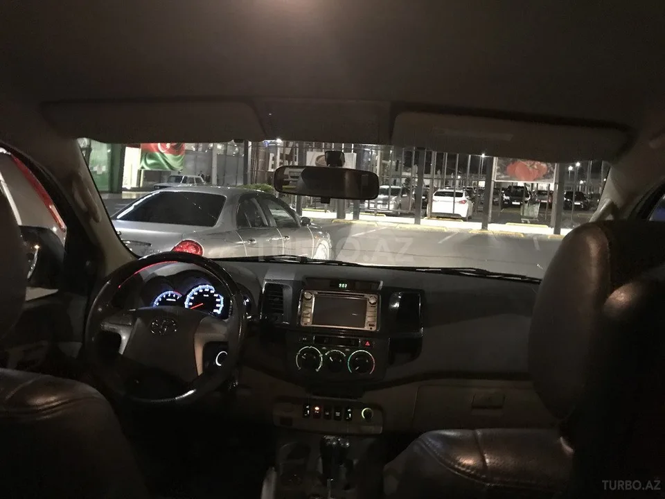 Toyota Fortuner — foto 3/4
