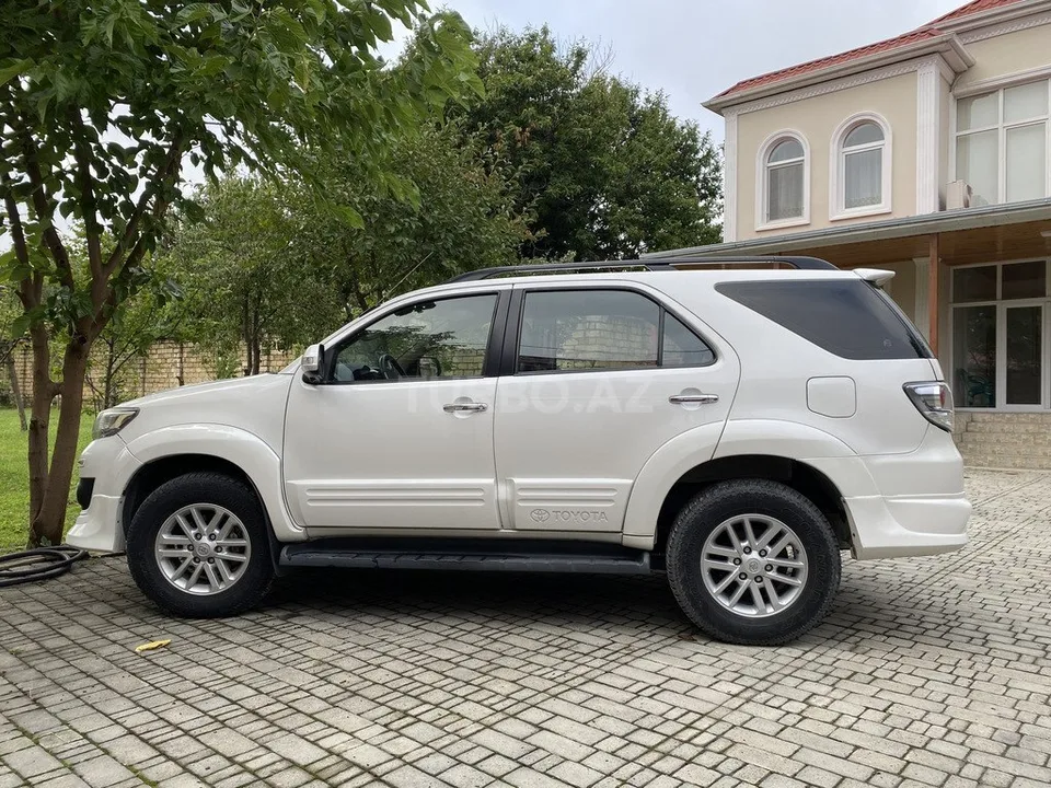 Toyota Fortuner — foto 4/4