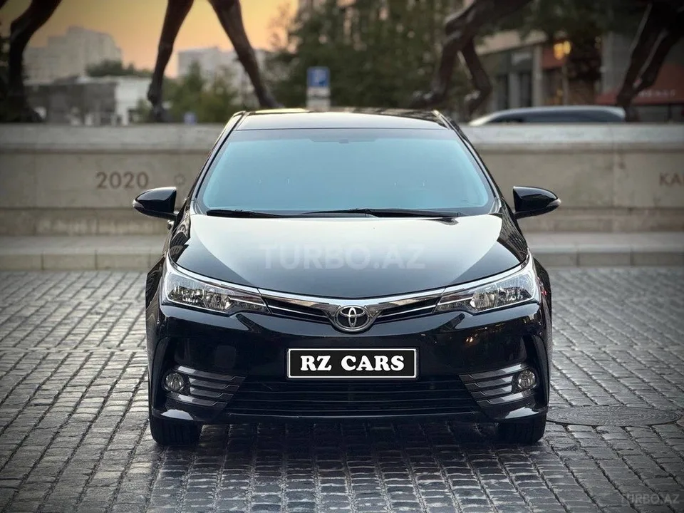 Toyota Corolla — foto 1/4