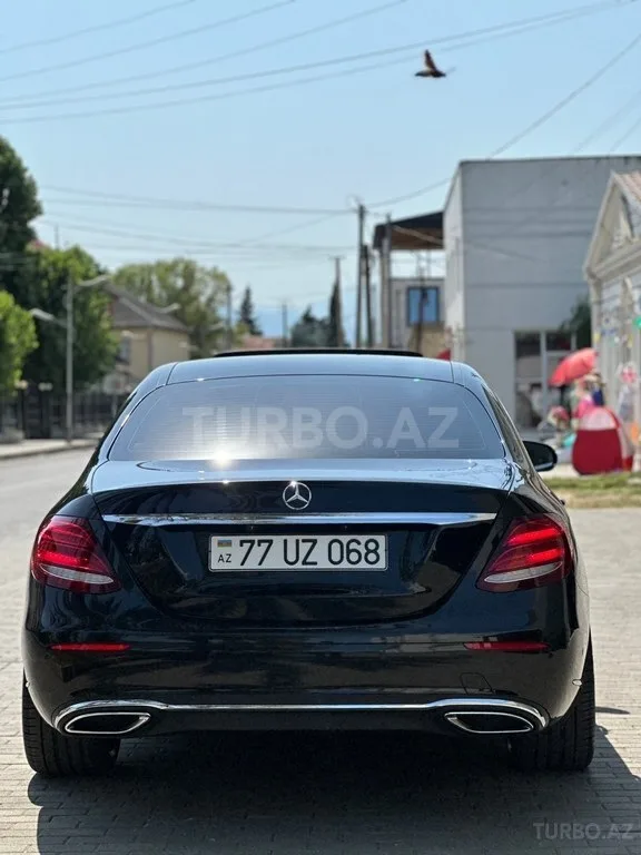 Mercedes E 220 d — foto 4/4