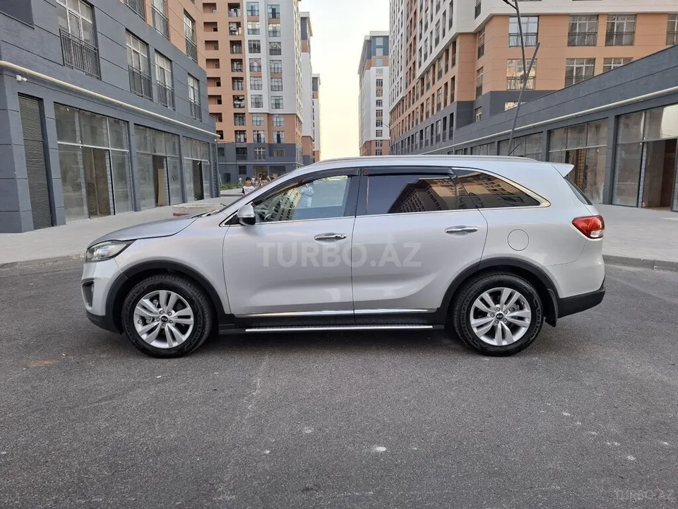 Kia Sorento — foto 4/4