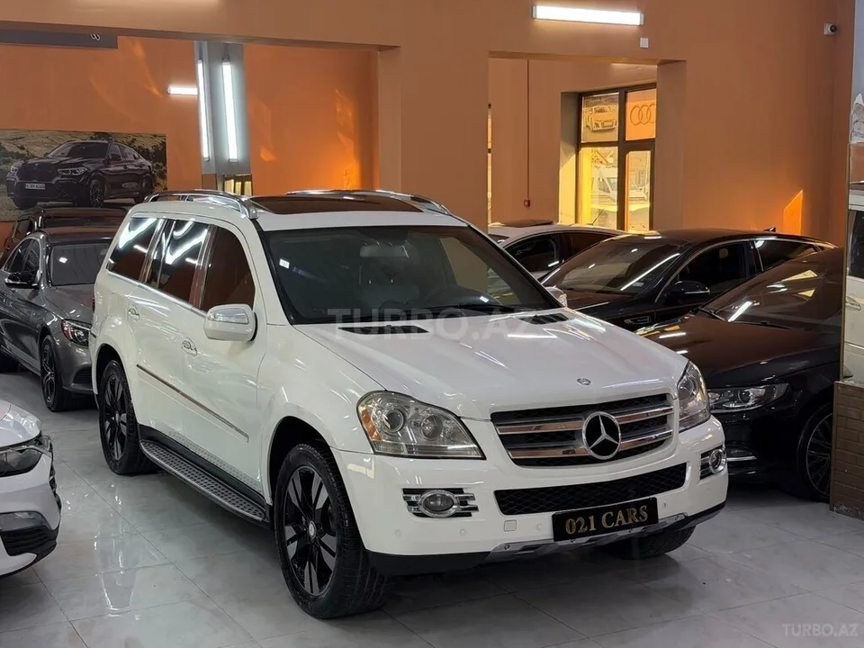Mercedes GL 450 4MATIC — фото 1/4