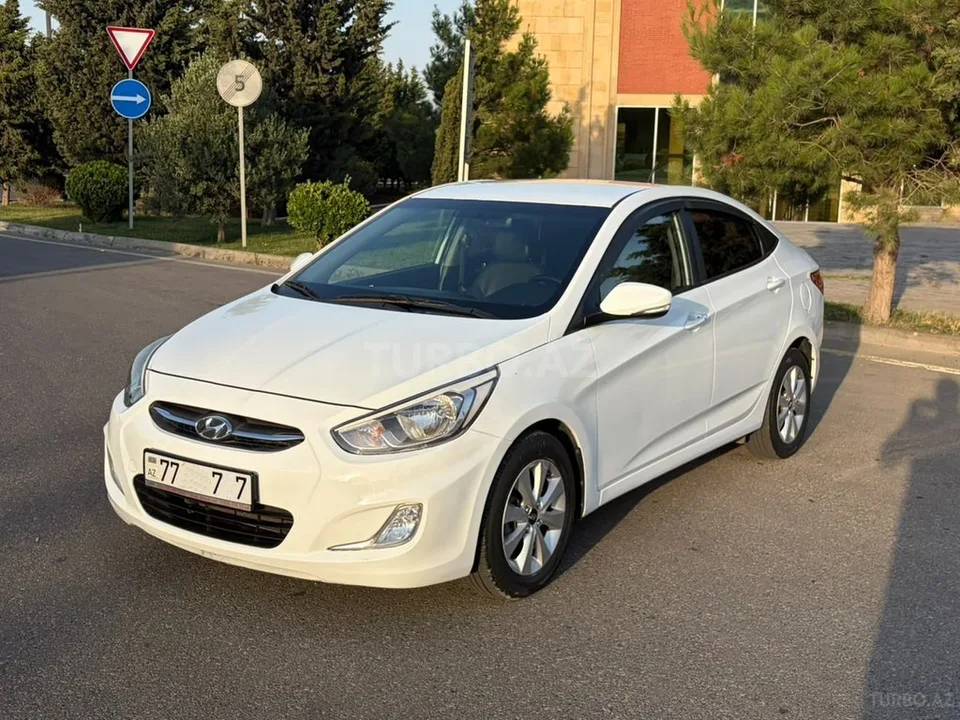 Hyundai Accent — foto 1/4