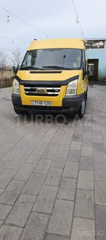 Ford Transit — foto 1/4