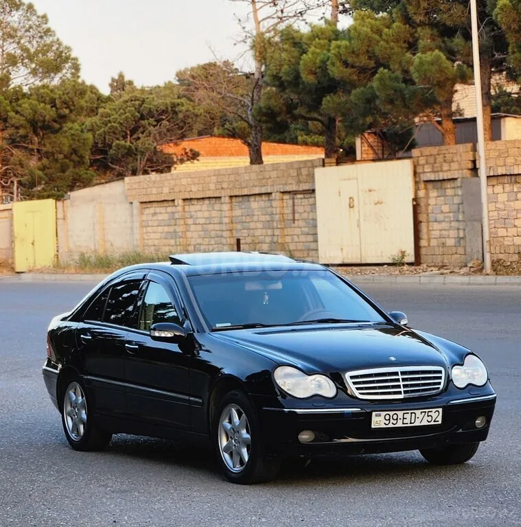 Mercedes C 240 — foto 1/4
