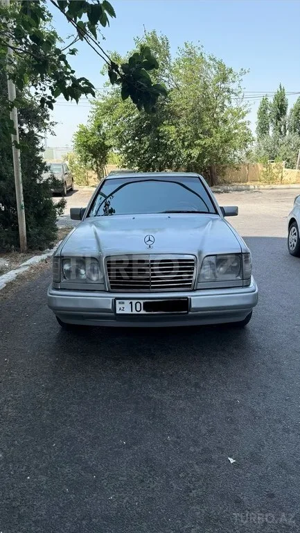 Mercedes 200 E — foto 1/4