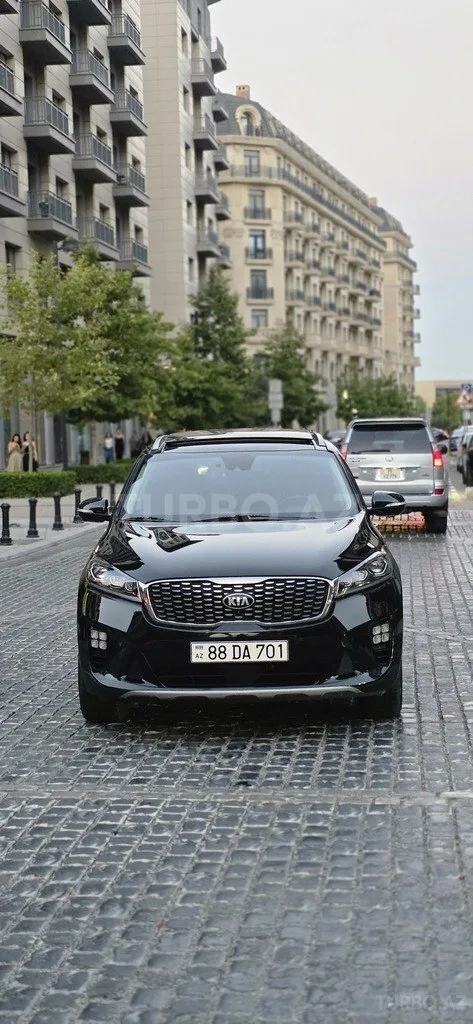Kia Sorento — foto 1/4
