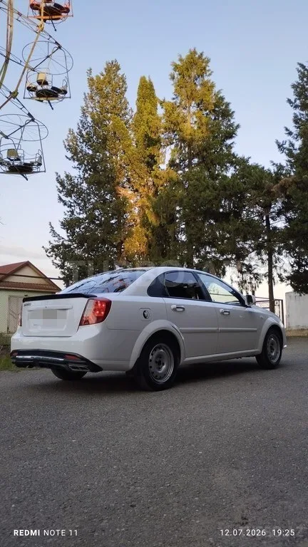 Daewoo Gentra — foto 3/4