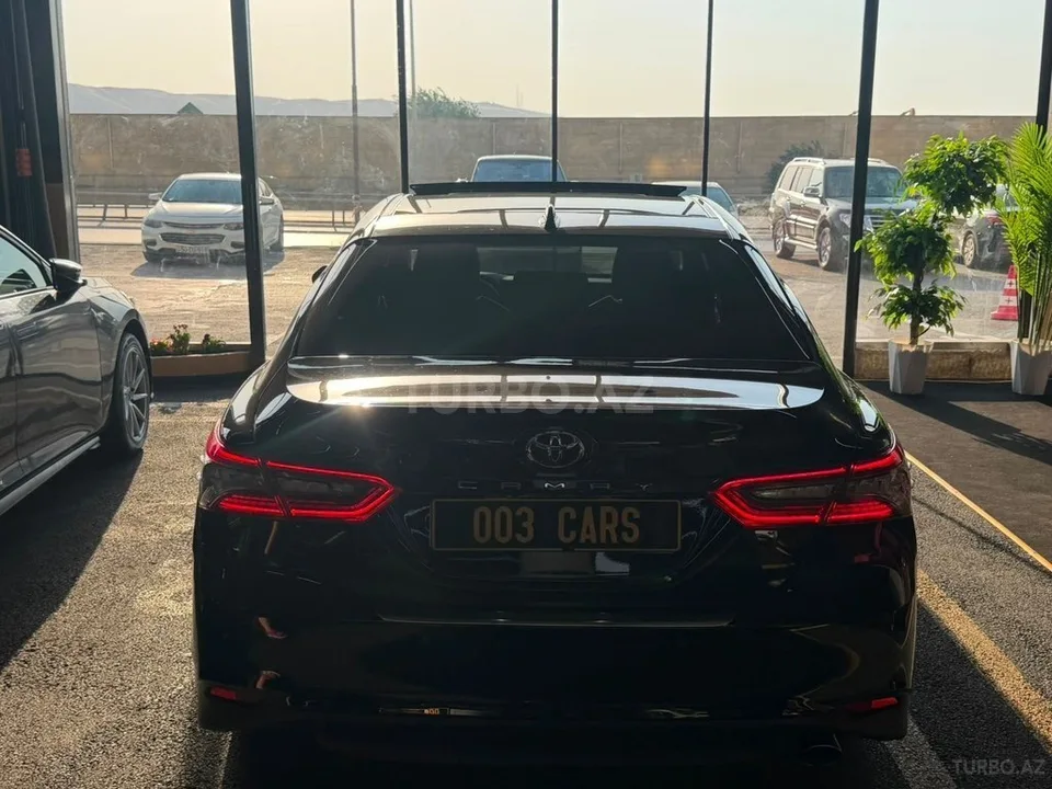 Toyota Camry — foto 2/4