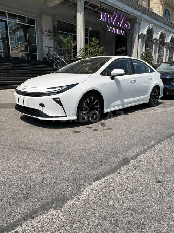 Toyota Corolla — фото 1/4