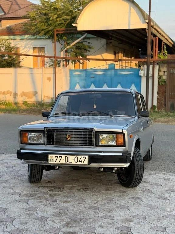 LADA (VAZ) 2107 — foto 1/4