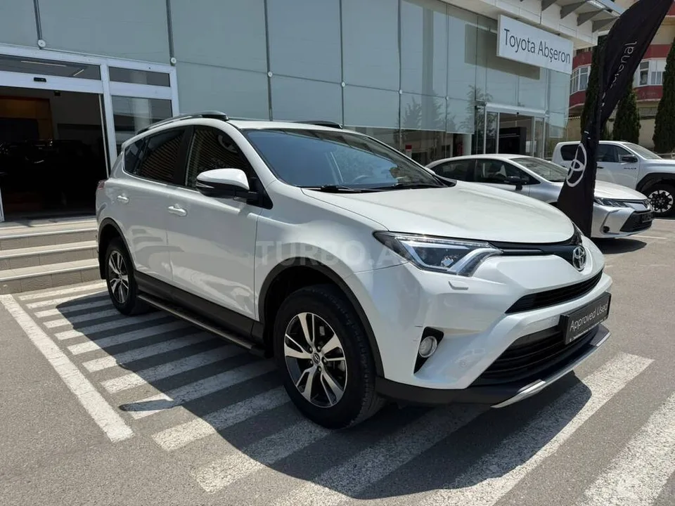 Toyota RAV4 — foto 2/4