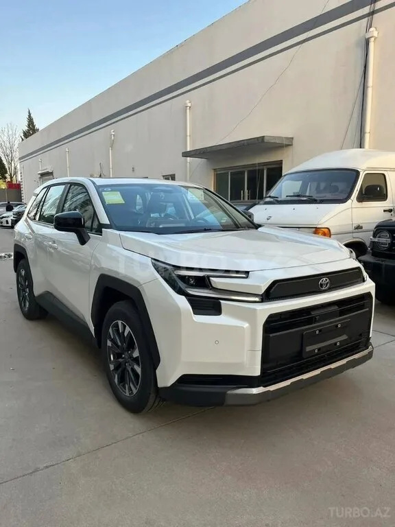 Toyota RAV4 — foto 1/4