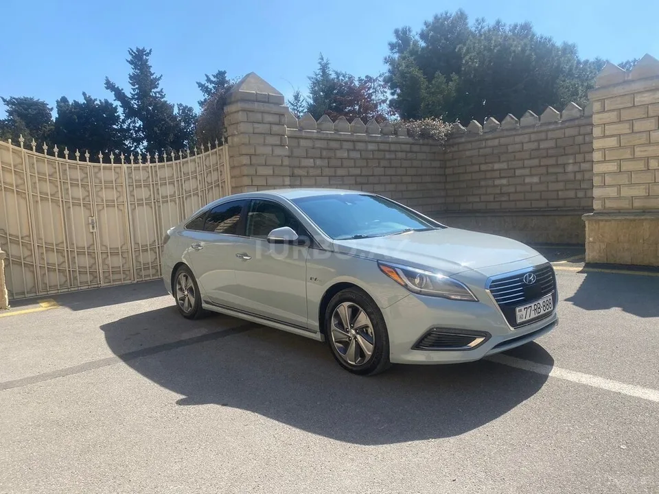 Hyundai Sonata — foto 1/4