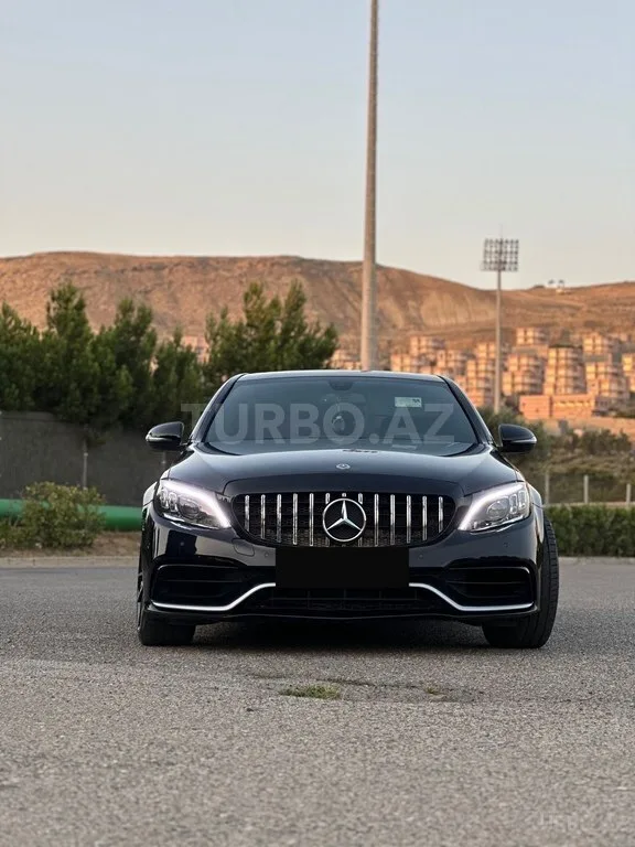 Mercedes C 300 — foto 1/4