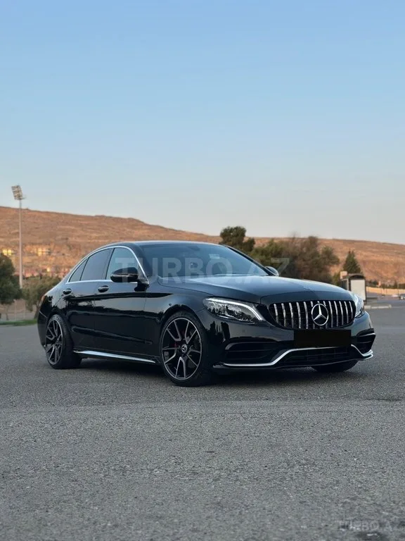 Mercedes C 300 — foto 2/4