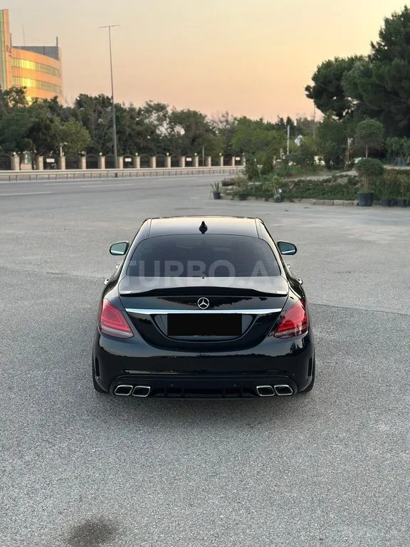 Mercedes C 300 — foto 3/4