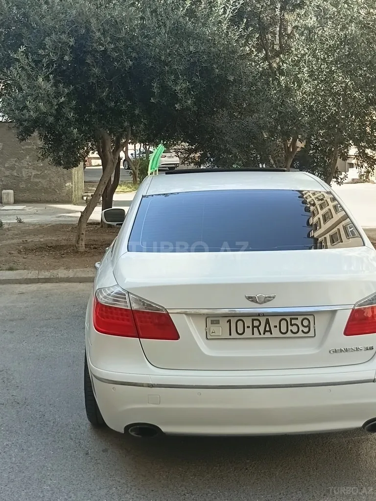 Hyundai Genesis — фото 2/4