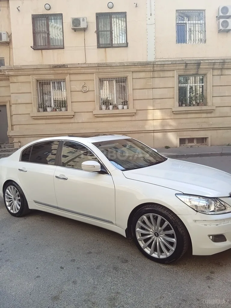 Hyundai Genesis — фото 4/4