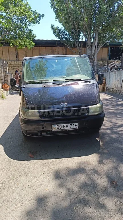 Ford Transit — foto 1/4