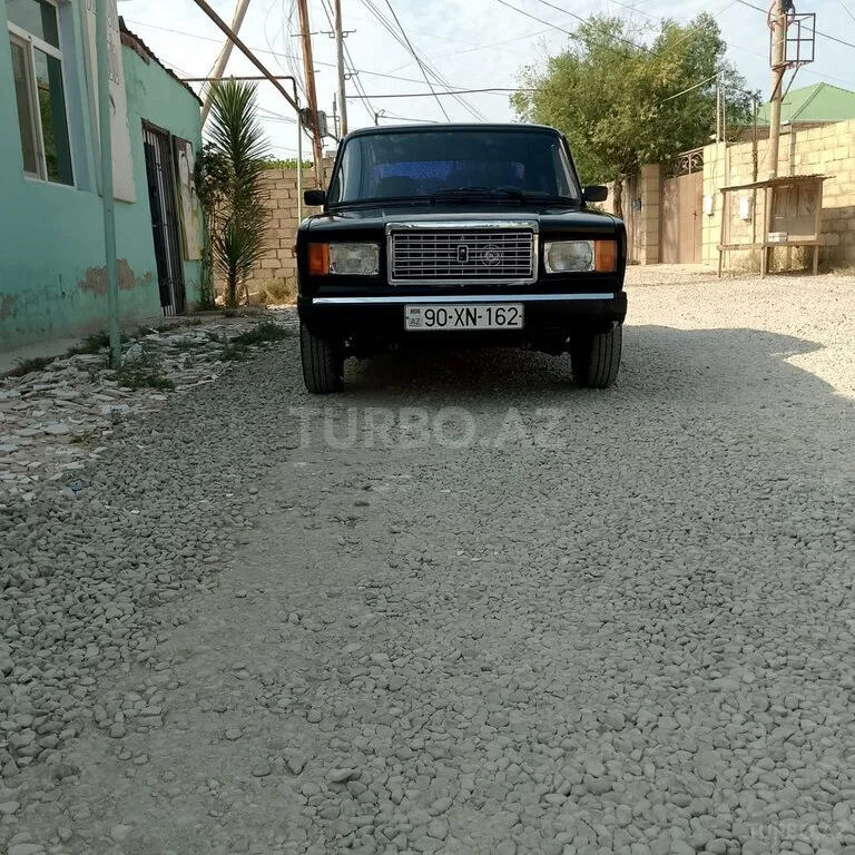 LADA (VAZ) 2107 — foto 1/4