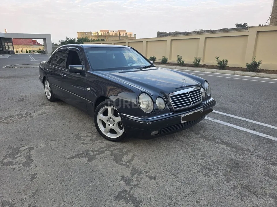 Mercedes E 280 — foto 2/4