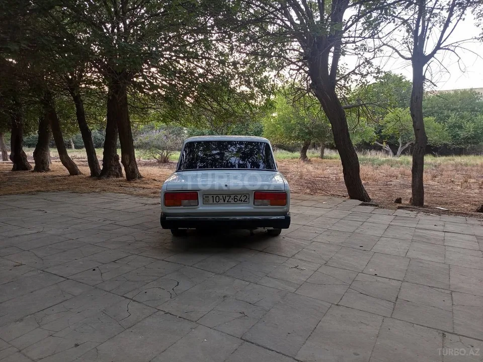LADA (VAZ) 2107 — foto 3/4