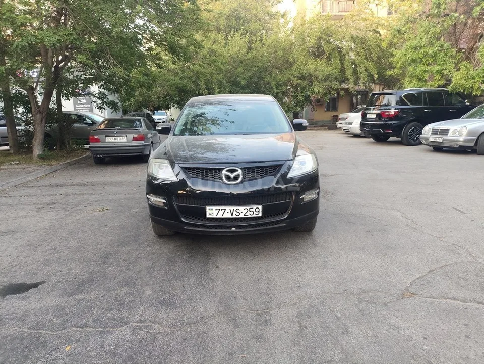 Mazda CX-9 — foto 1/4