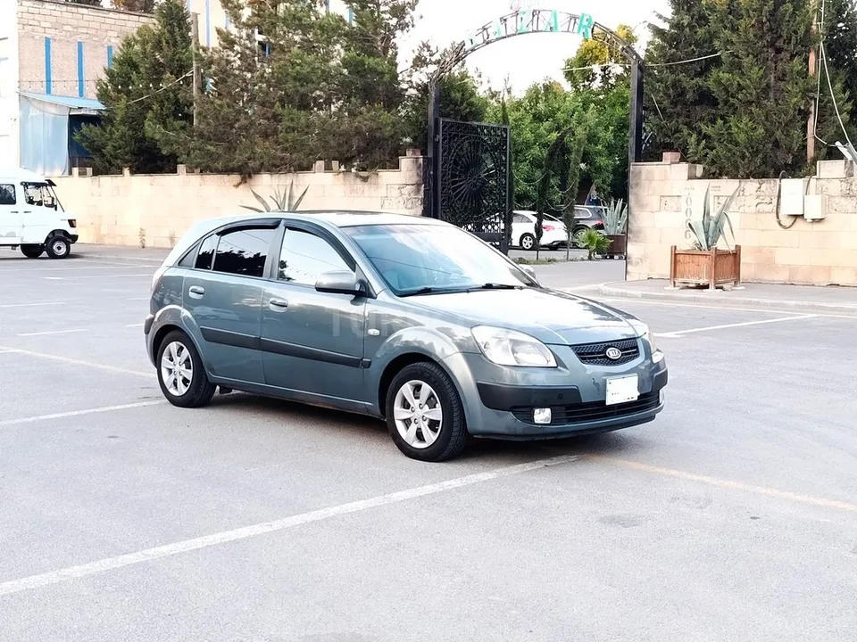 Kia Rio — foto 2/4