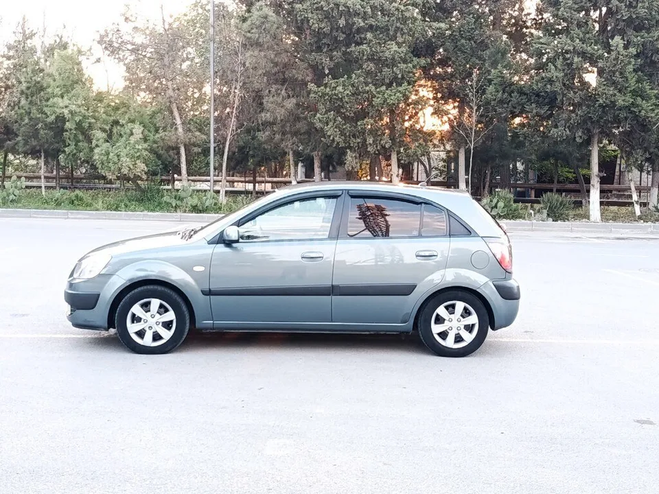 Kia Rio — foto 4/4