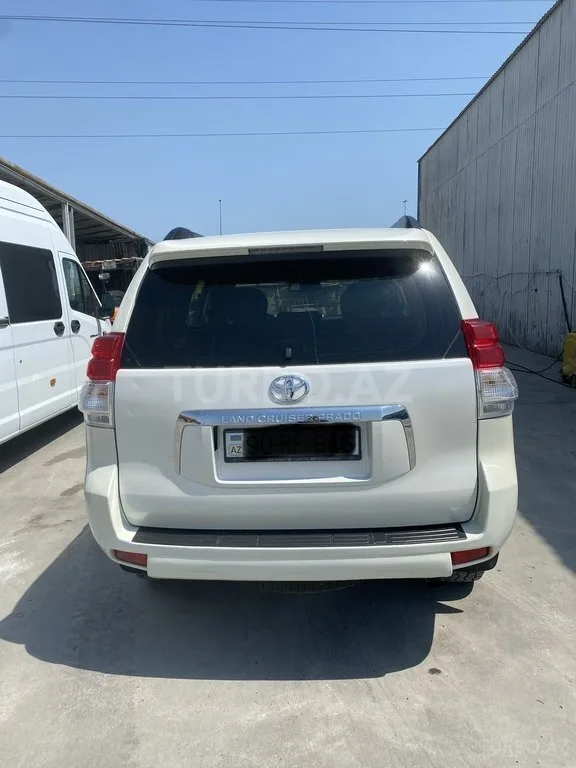 Toyota Land Cruiser Prado — foto 3/4
