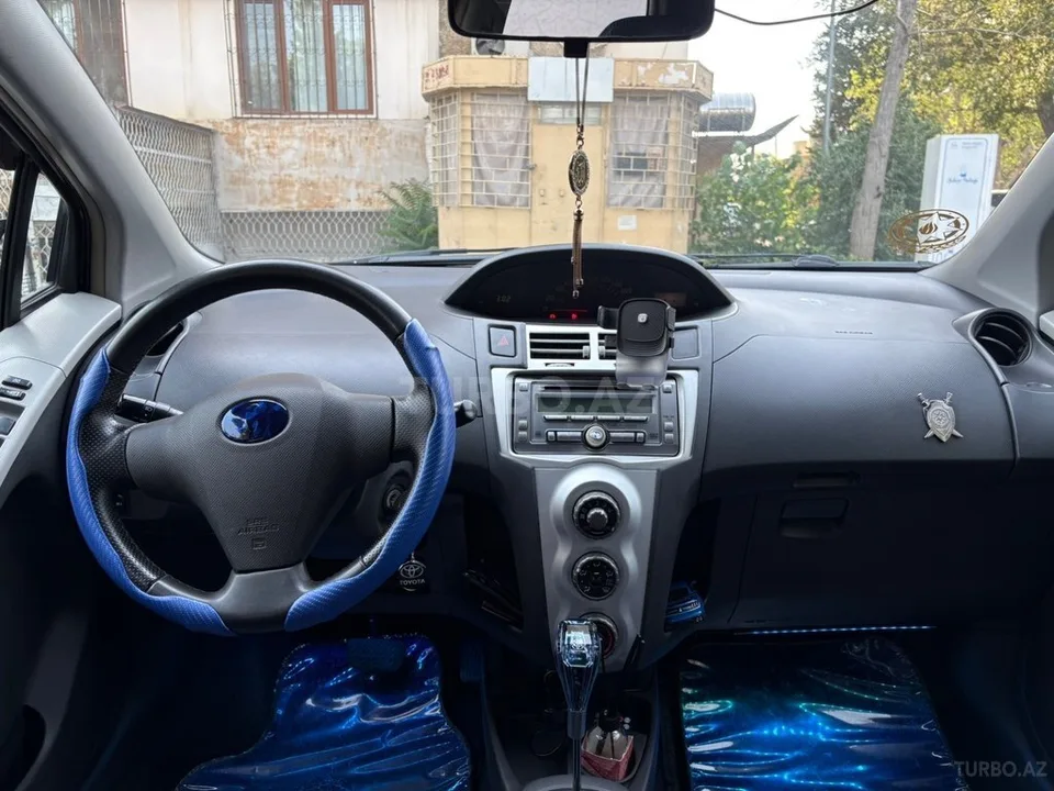 Toyota Yaris — foto 2/4