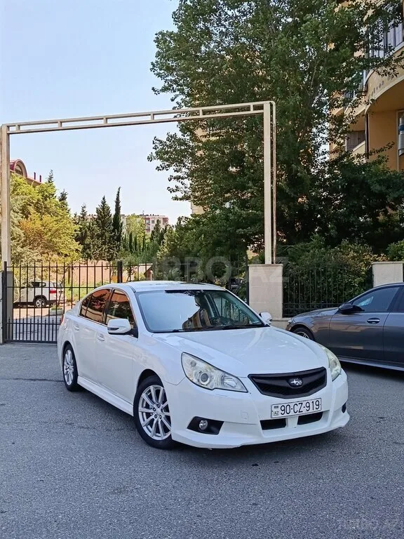 Subaru Legacy — foto 1/4