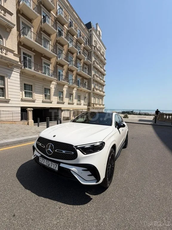 Mercedes GLC 350 e 4MATIC Coupe — foto 3/4