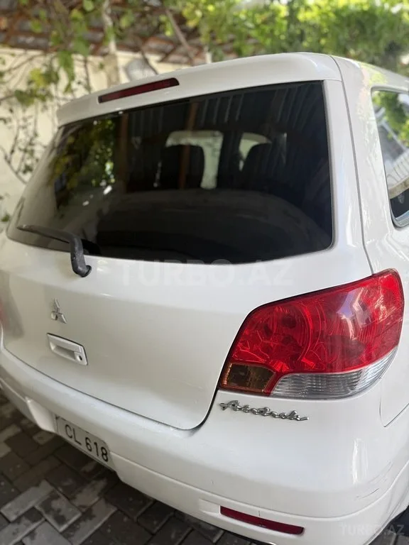 Mitsubishi Airtrek — foto 2/4